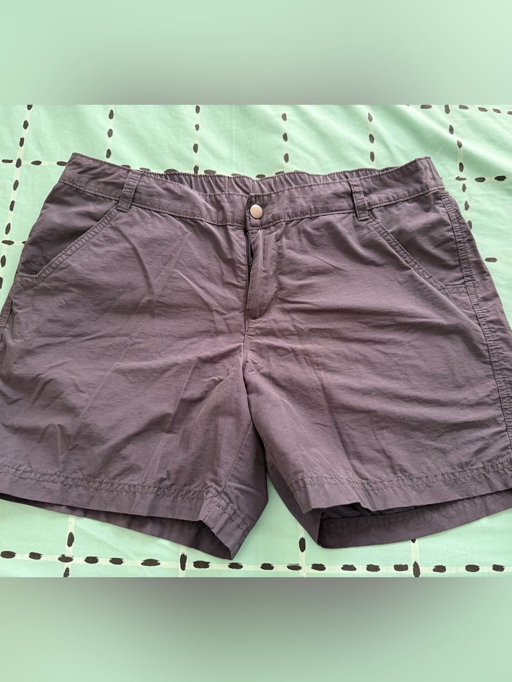 Women’s 14 Columbia hiking trail outdoors gray shorts 6” inseam EUC